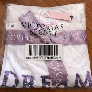 Brand new Victoria’s Secret sleepshirt M